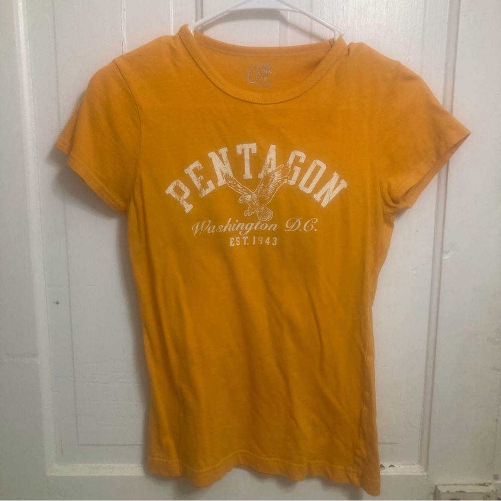 ⚡️ GFs Coed yellow Pentagon tee size M